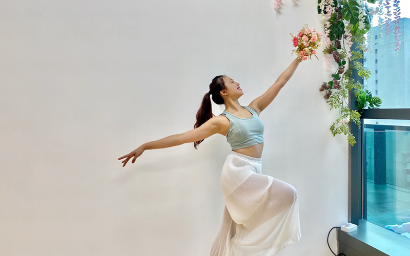 Dance at Joneestic