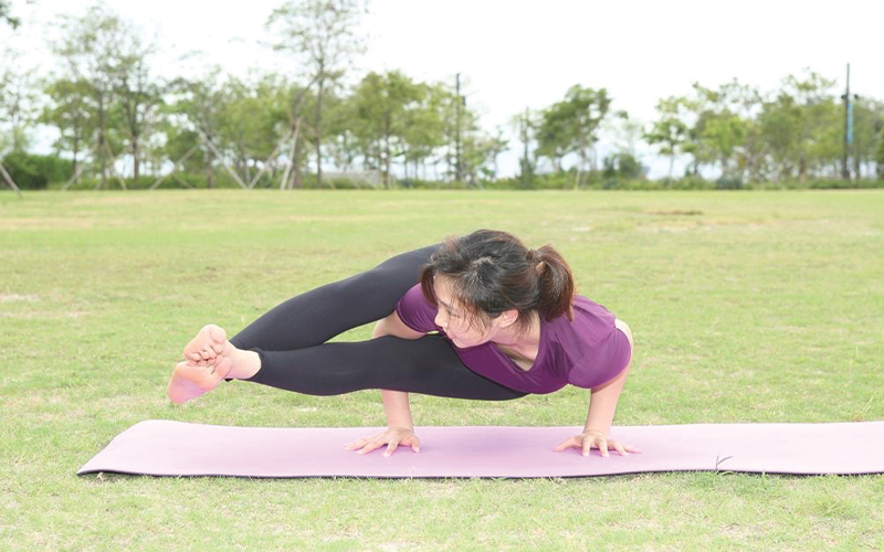 Yoga girl Venee Cheung